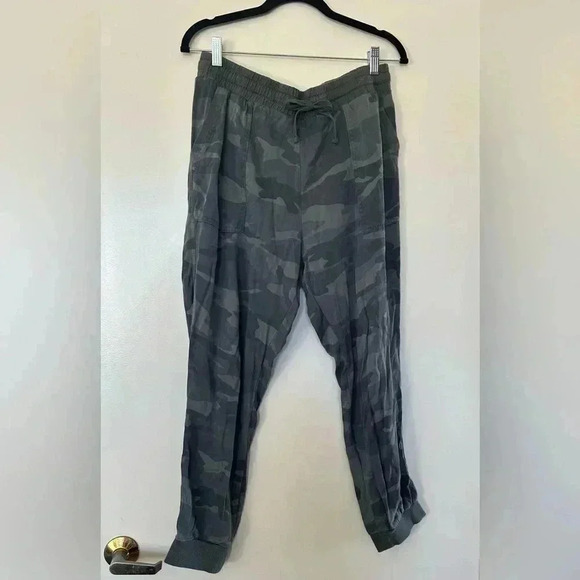 Splendid Camouflage Joggers - Picture 1 of 9
